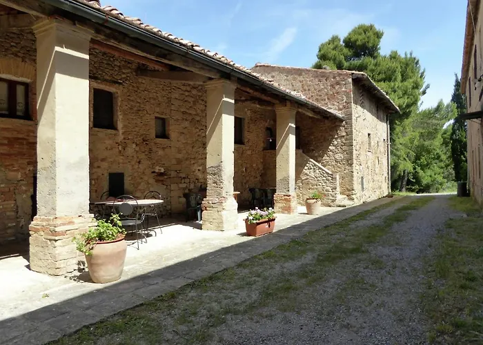 In With Pool And Terrace Holiday home Volterra
